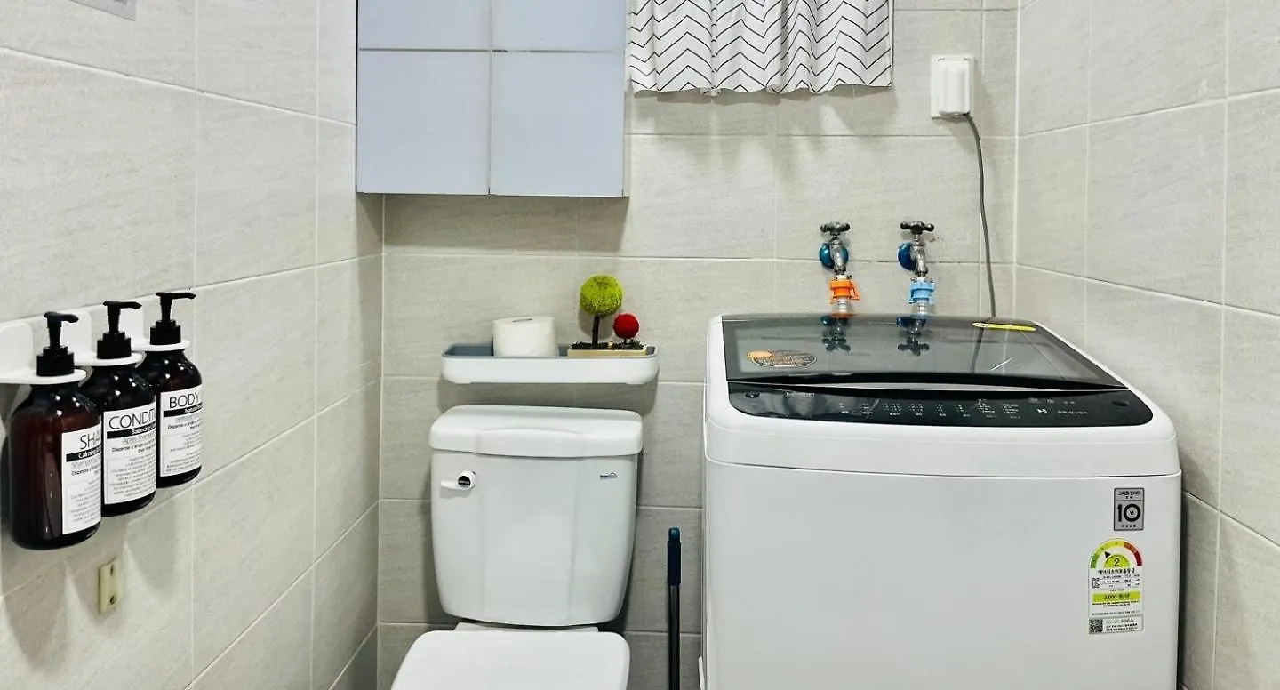 Snug J House Apartment Seoul South Korea