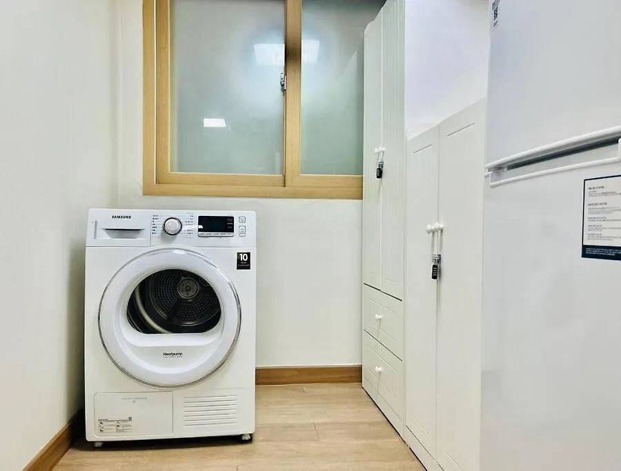 Snug J House Apartment Seoul